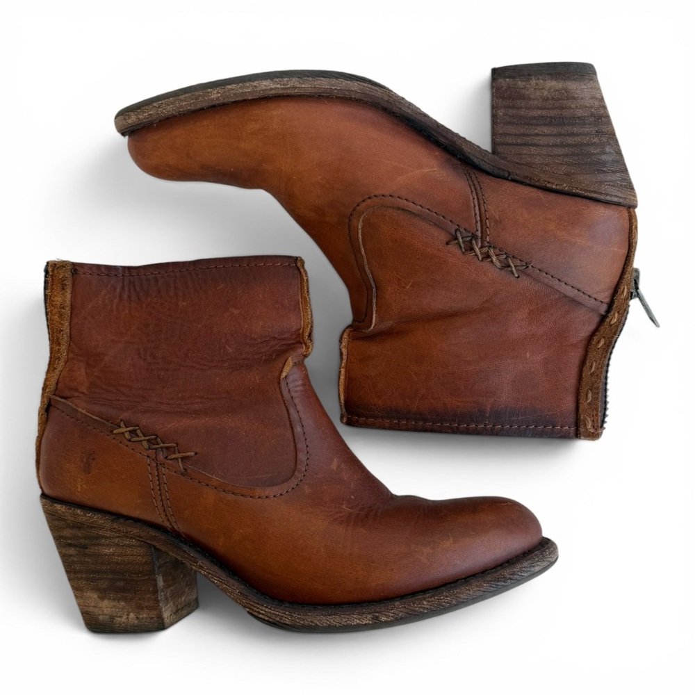 Frye Leslie Artisan Short Cognac Leather Ankle Boots Retired – Size 9 B - Picture 2 of 10